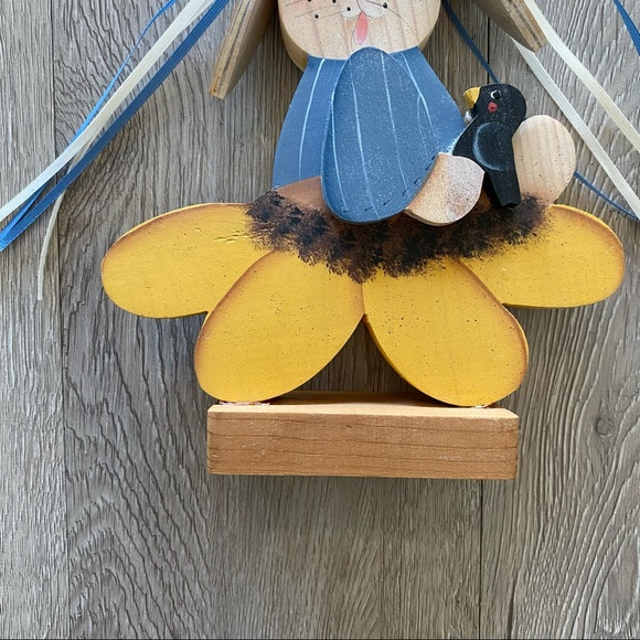 Vintage Wooden 7.5” Hand-painted Bunny Rabbit with Bird - Picture 4 of 10